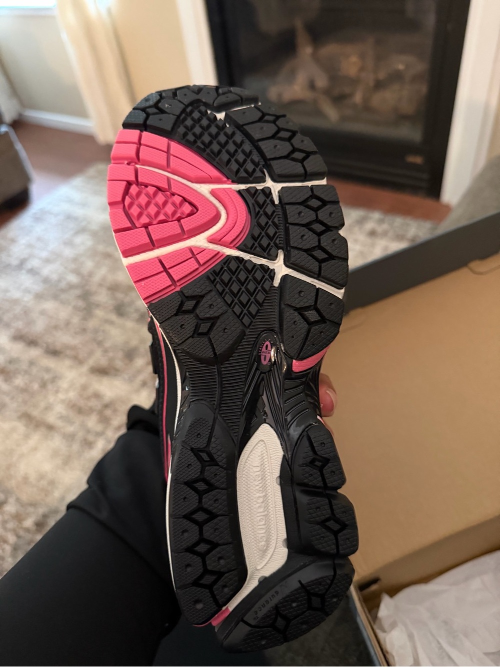 New Balance Women’s Hot Pink and Black Athletic Running Shoes - Picture 5 of 5